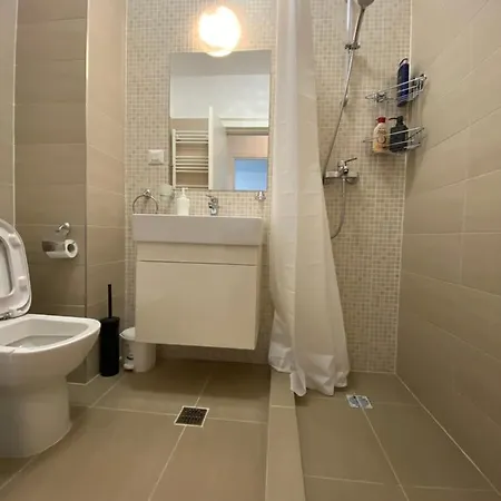Modern Studio Carol Daire *